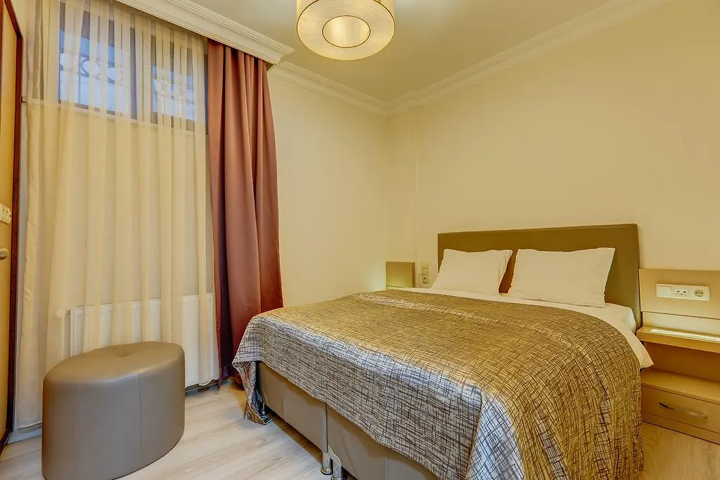 Plus Hotel Cihangir Suites 伊斯坦布尔 2*,